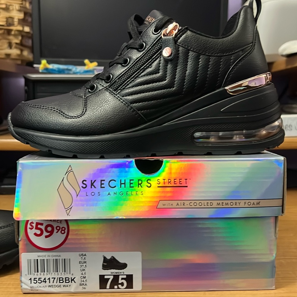Skechers